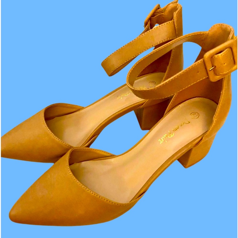 New, Never Worn Dream Pairs Size 8.5 Mid-Heel Dress Shoes